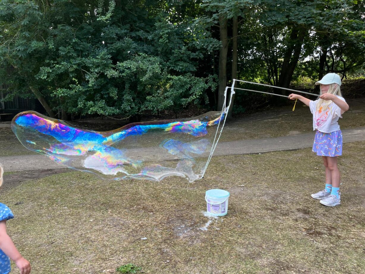 Fun with big bubbles at Amazona Zoo